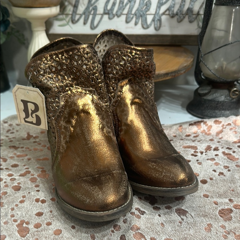 Circle G Bronze Ankle Booties NWT